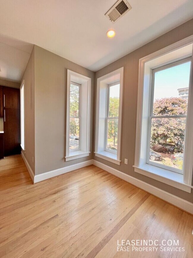 Building Photo - 444 M St NW