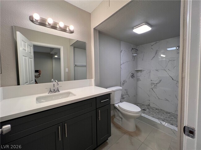 Building Photo - 2624 E Brady Ave