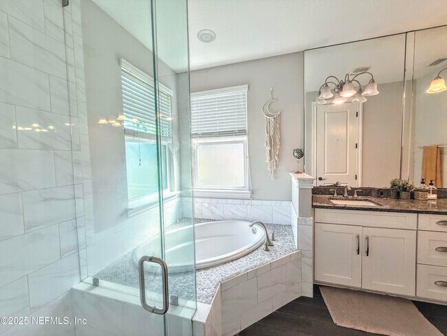 Building Photo - 7045 Rosabella Cir