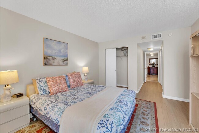 Building Photo - 1370 S Ocean Blvd