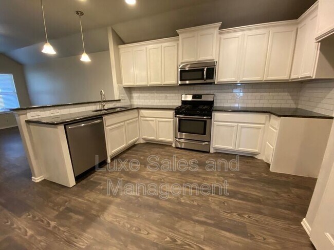Building Photo - 2225 Mill Creek Way