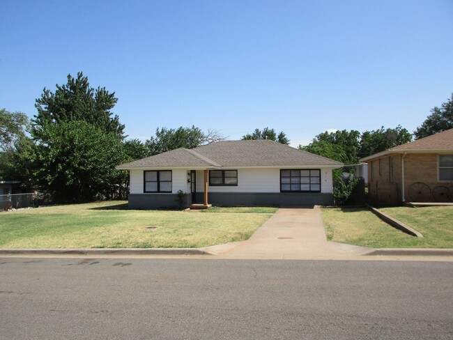 Building Photo - Classy 3 bedroom Home!