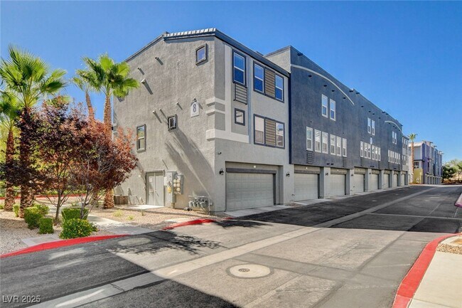 Building Photo - 9050 W Tropicana Ave
