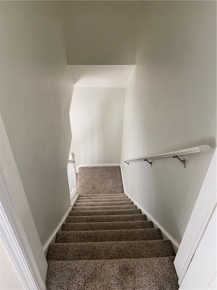 Building Photo - 200 Post Rd