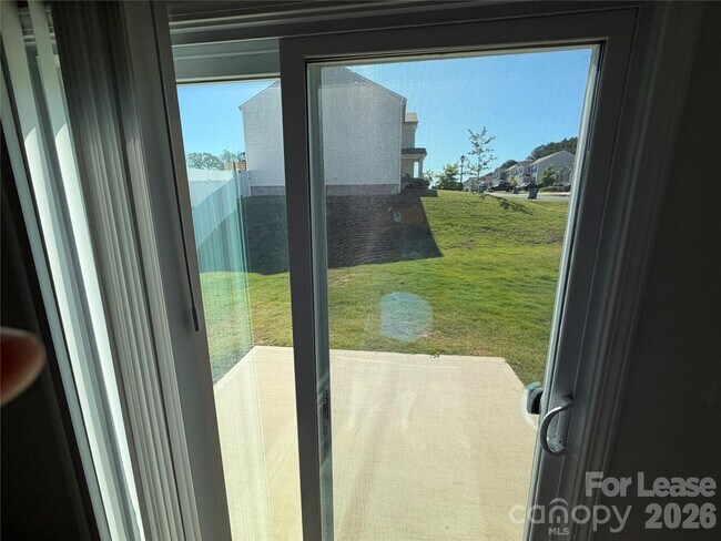 Building Photo - 7868 Whispering Strm Dr