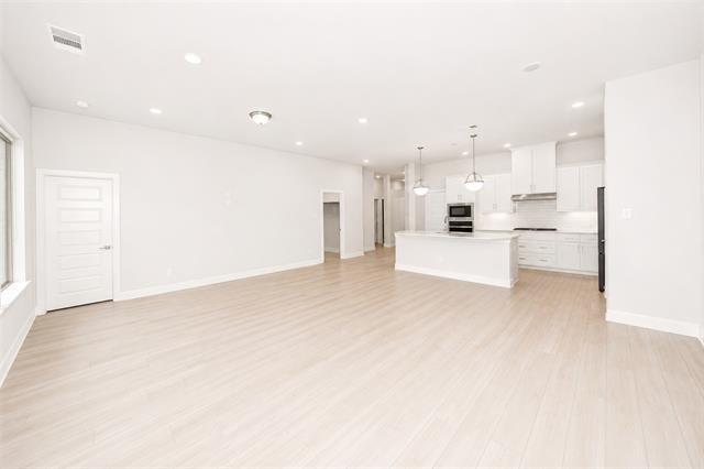 Building Photo - 8637 Spindletop Dr