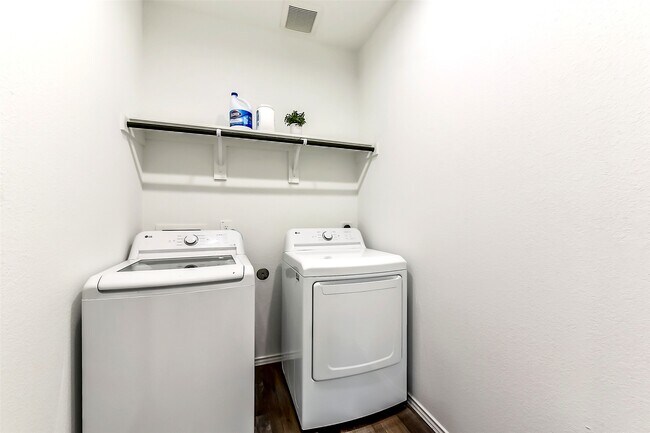 Building Photo - 3041 Emerald Ocean Dr