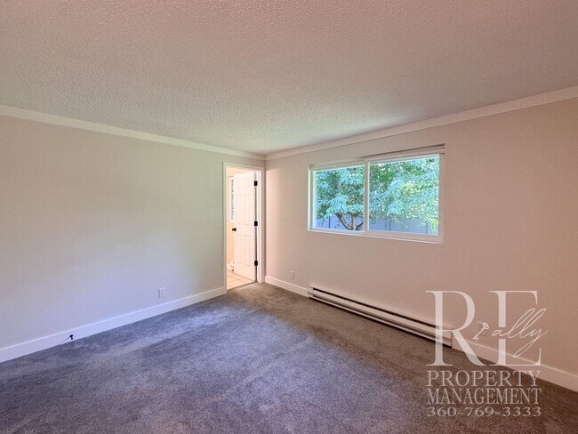 Building Photo - 8240 NE Seawind Ave