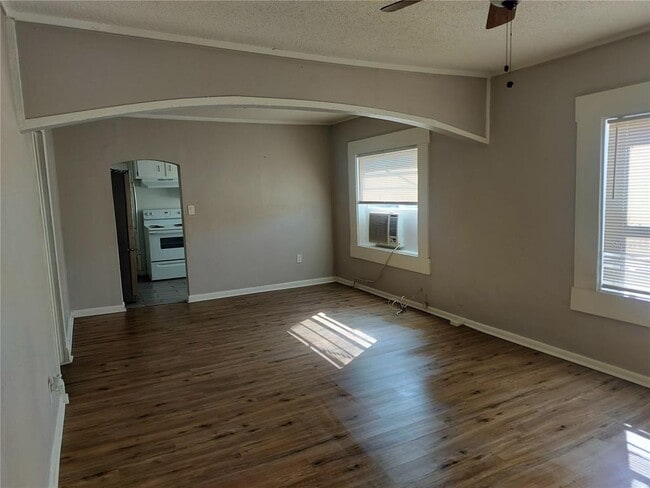 Building Photo - 426 E St