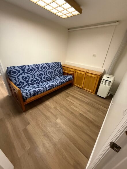 Building Photo - 18 Porter Rd