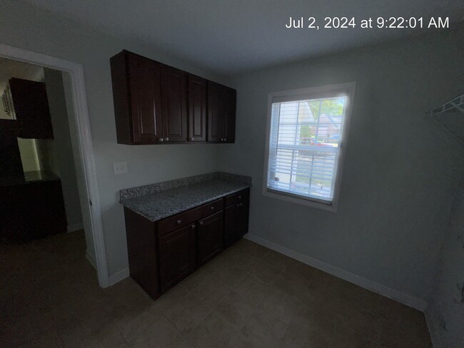 Building Photo - 6080 Lakeway Drive