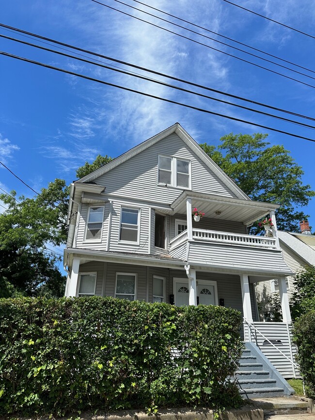 1st Floor Apartment t with Front Porch - 185 Wilson St