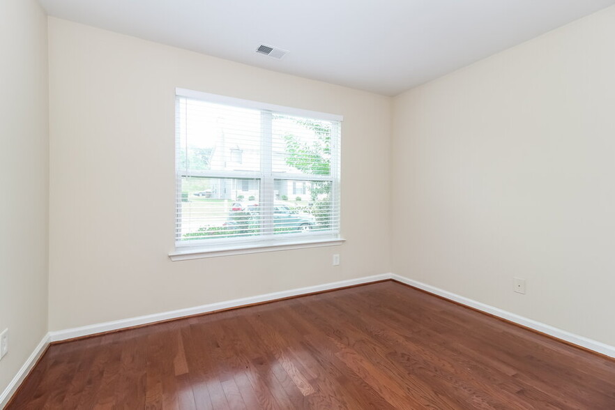 Building Photo - 315 Meadow Vista Ln