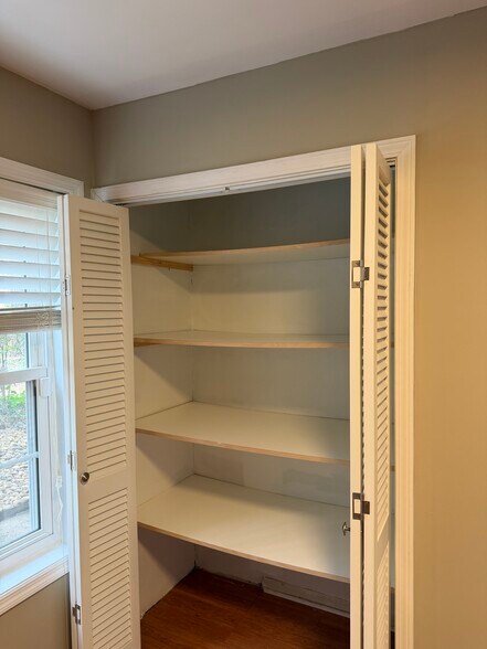 Building Photo - 1394 N Crossing Dr NE