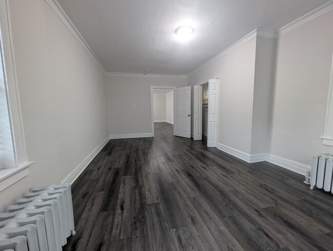 Building Photo - 5820 W Berteau Ave