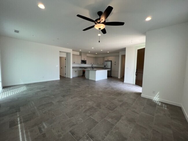 Building Photo - Beautiful 3-Bedroom 2-Bath in Tesoro Viejo