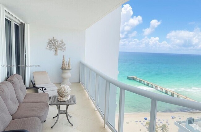 Building Photo - 16711 Collins Ave