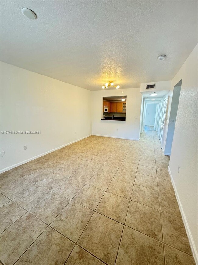 Building Photo - Riverside Drive, Coral Springs, FL 33065 -...