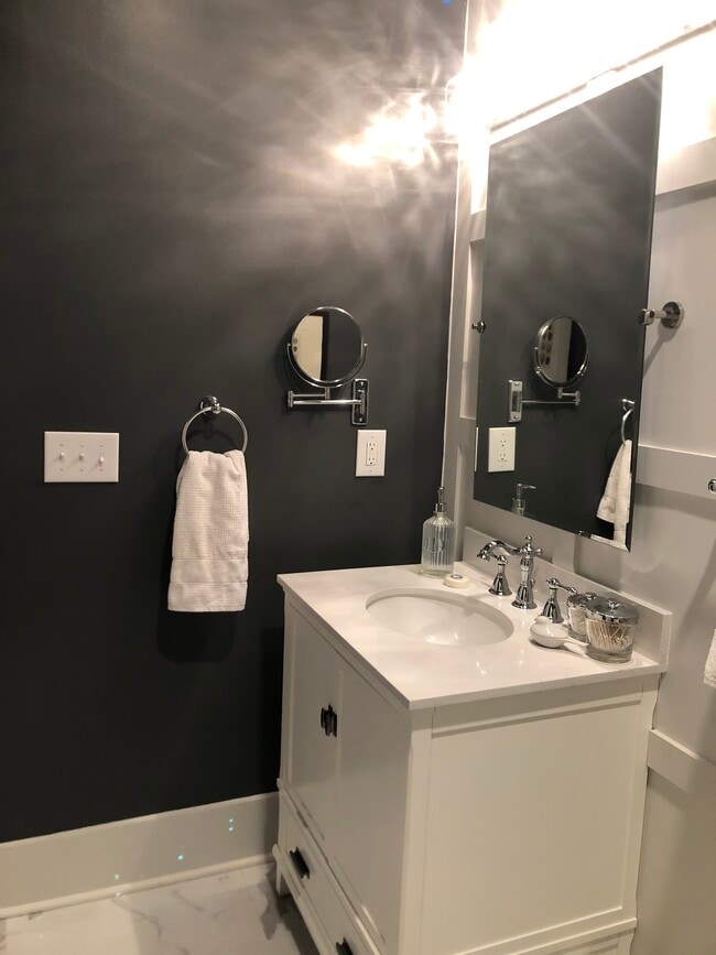 New vanity - 476 Waldo St SE