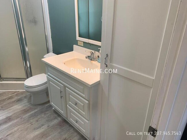 Building Photo - 11 Stillwater Ave