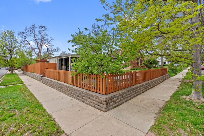 Building Photo - Wonderful Sloan's Lake Home