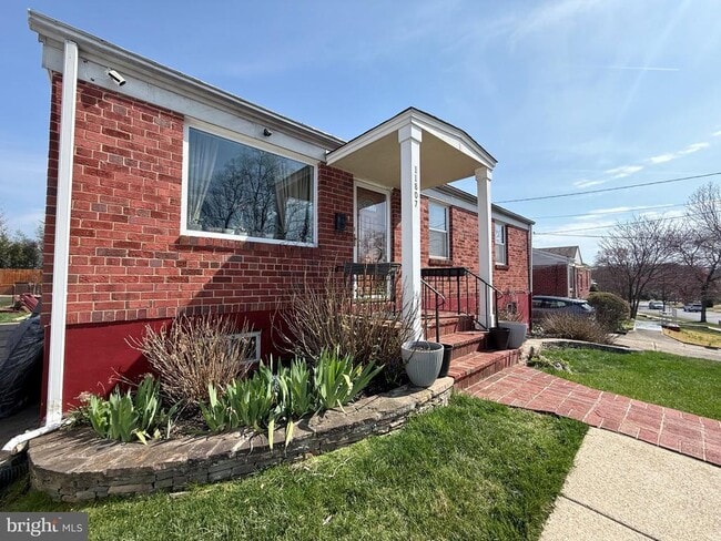 Building Photo - 11807 Rocking Horse Rd