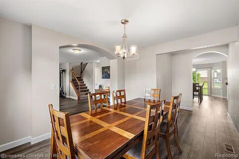 Building Photo - 61171 Saddlecreek Dr