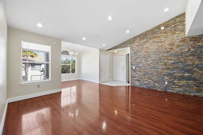 Building Photo - Recently Renovated. 2 bedroom and 2 bath condo at Villa del Sol