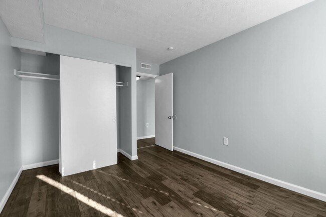 Building Photo - 2 Bedroom Apartment