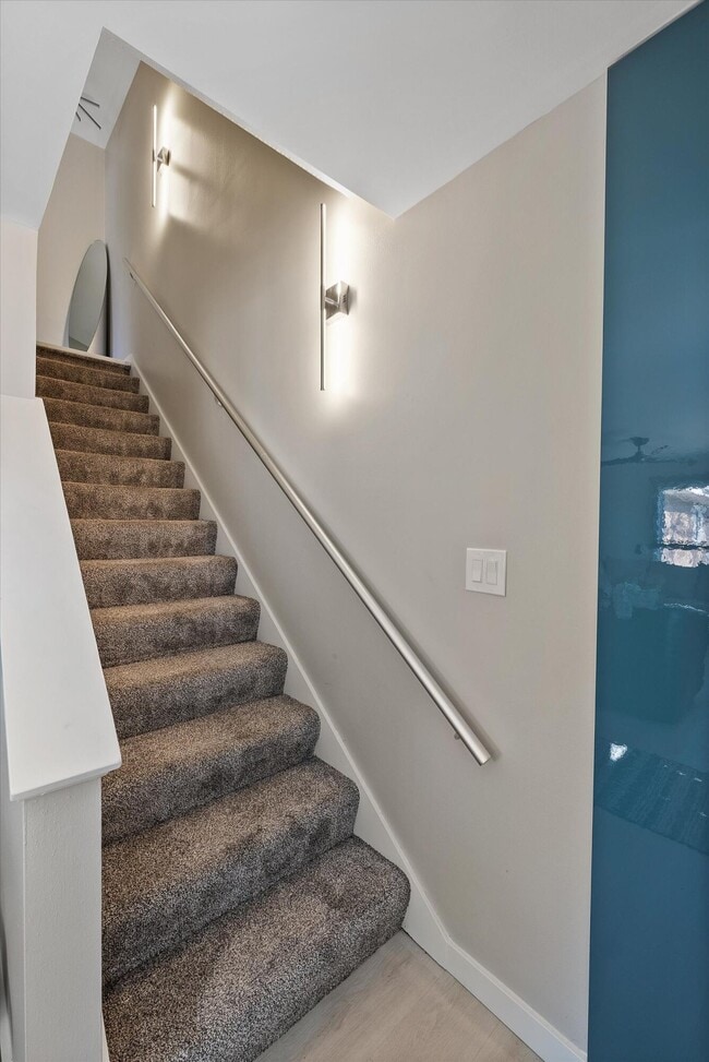 Building Photo - N20W5343 Pierce Ct