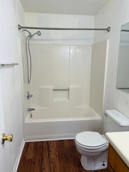 Building Photo - 16 Duiguid Dr