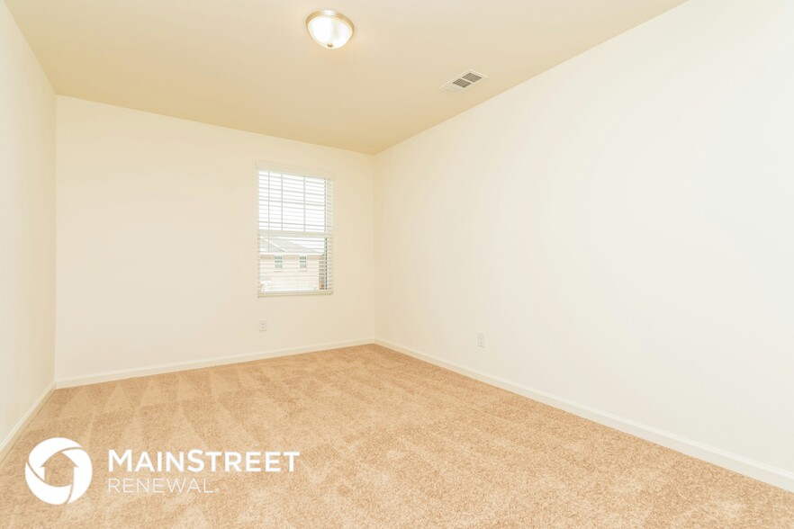 Building Photo - 453 Canoe Way