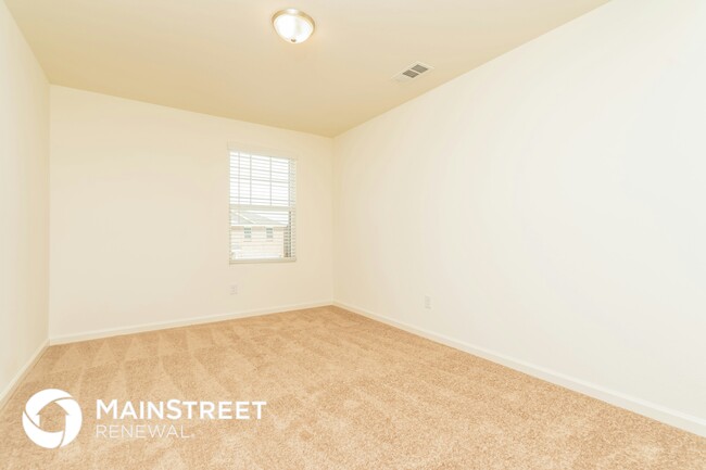 Building Photo - 453 Canoe Way