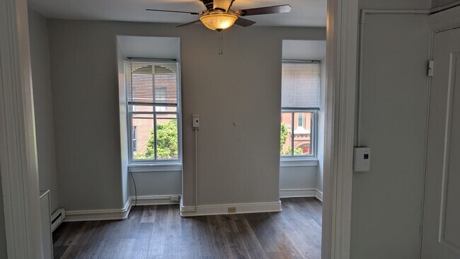 Building Photo - Spacious 1 Bedroom in Heart of Midtown Har...