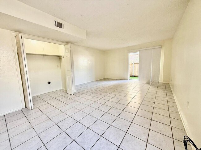 Building Photo - 1624D Newport Place