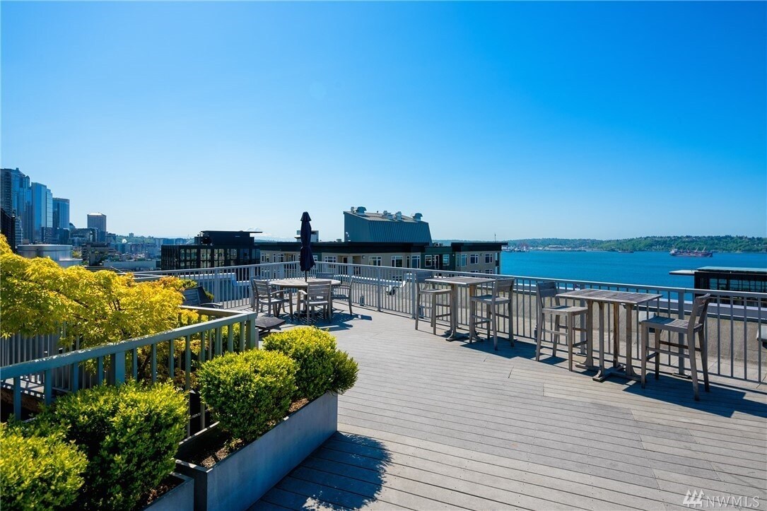 RoofTop View 1 - 81 Clay St