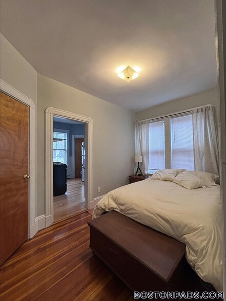 Building Photo - 137 Columbia St