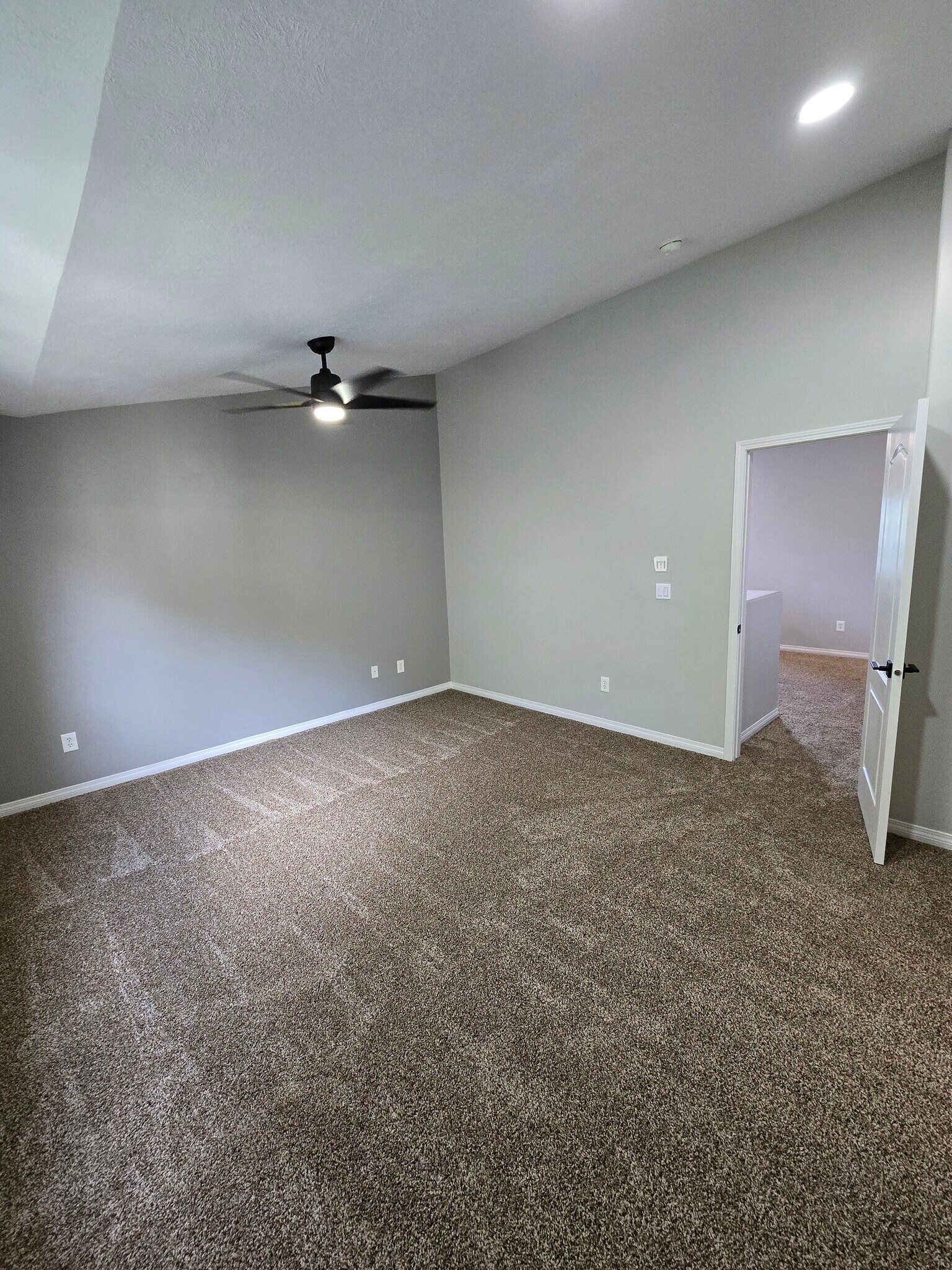 Building Photo - 287 E Rockingham Ct
