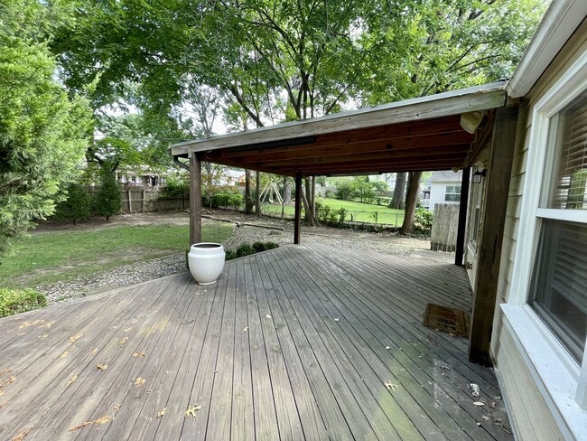 Building Photo - 7147 Cherokee Dr