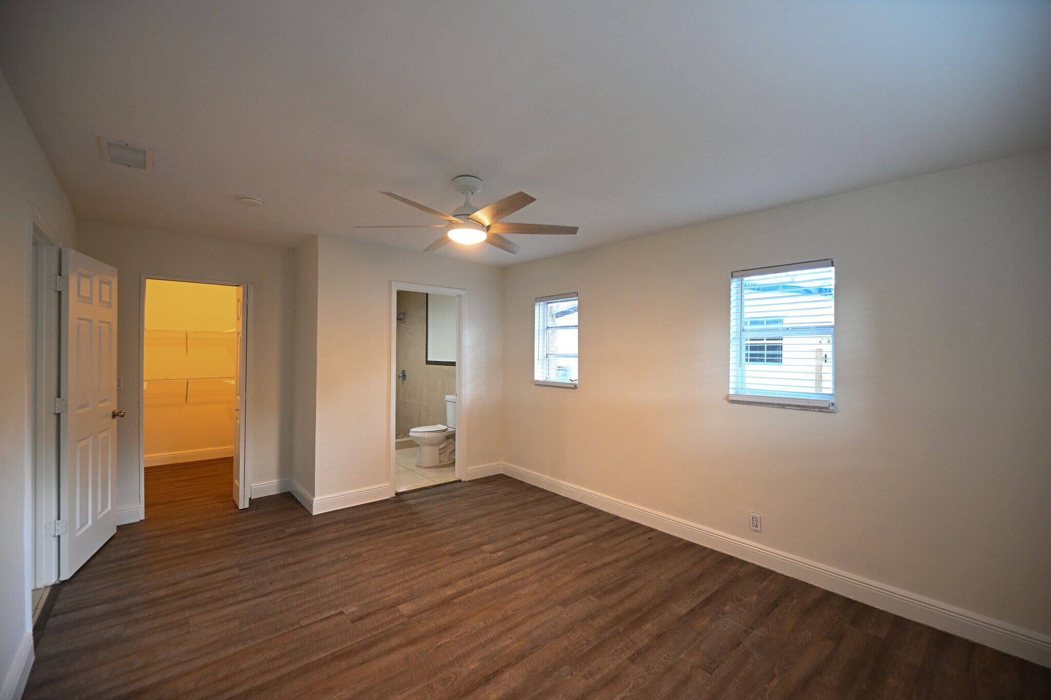 Building Photo - 2507 N 66th Ave