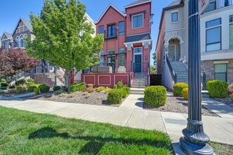 Building Photo - 3 bedroom | 2.5 bathroom | Crocker Village Brownstone