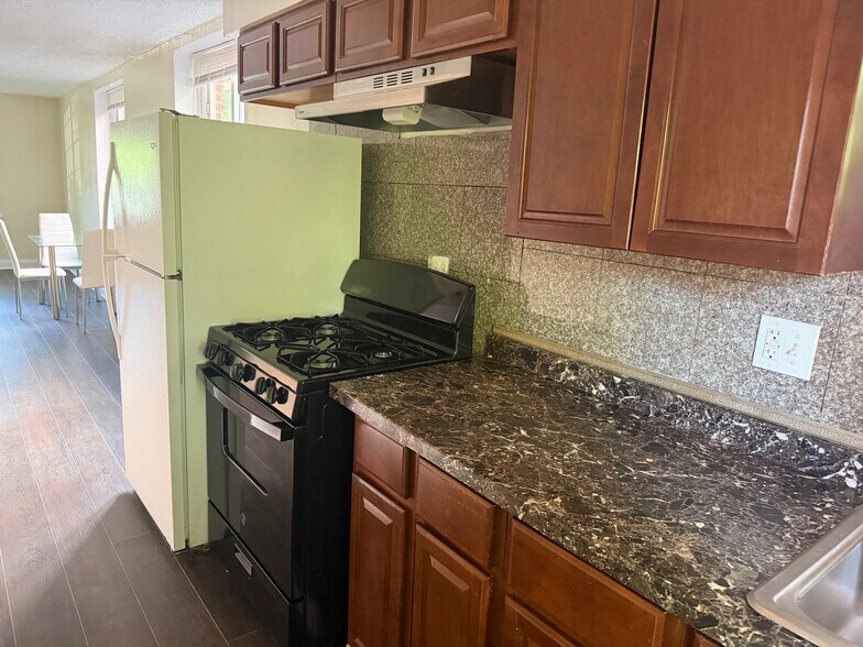 Building Photo - 63 Galveston Pl SW