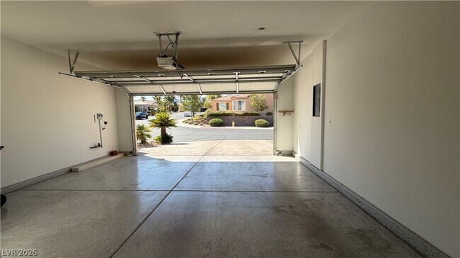 Building Photo - 10385 Brillare Ave