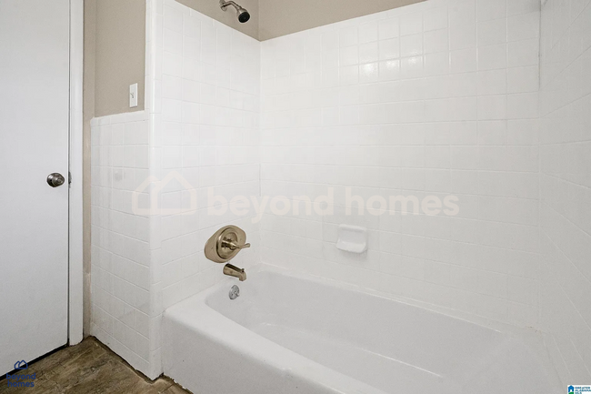 Building Photo - Beautifully Renovated Home in Adamsville -...