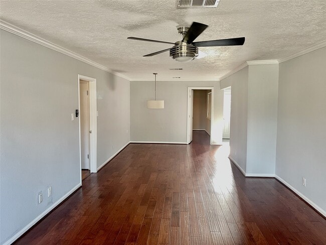 Building Photo - 6674 Sylvan Rd