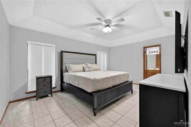Building Photo - 1604 Avocet Ave W