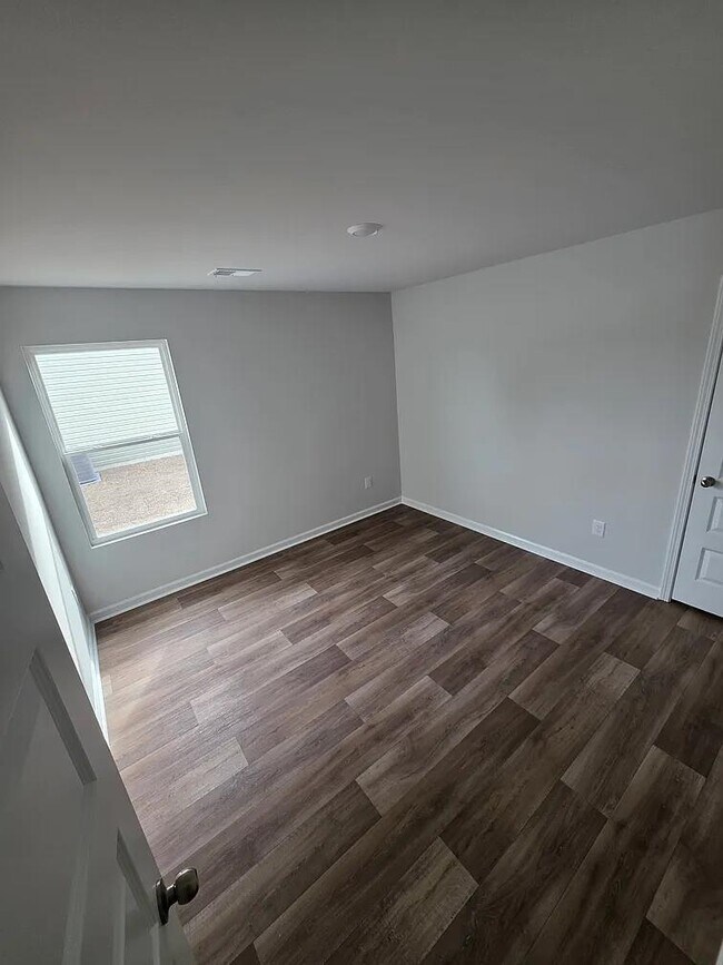 Building Photo - 532 Runaway Train Dr