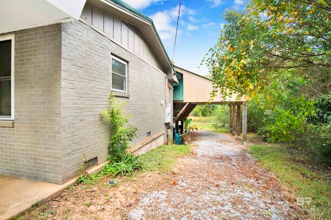 Building Photo - 18870 Highland Dr