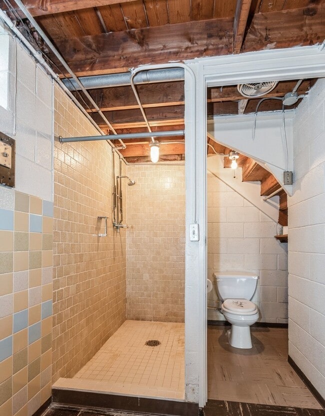 Building Photo - 1411 Highland Ave