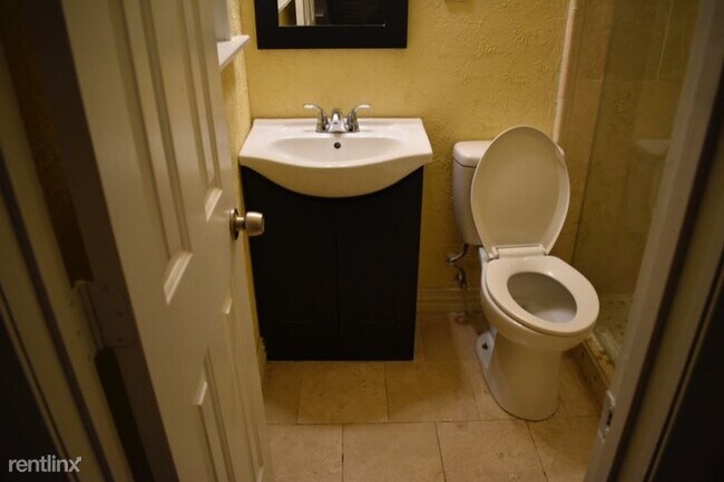 Building Photo - 3 br, 2 bath House - 2507 Skylark Drive